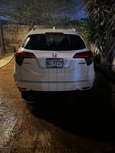 HONDA VEZEL Z PACKAGE 2014 URGENT SALE