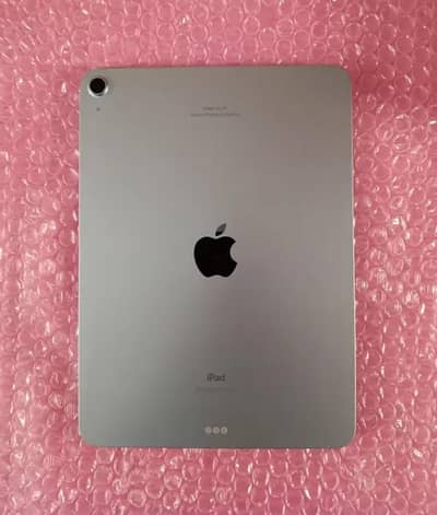 Apple iPad Air 4 in not working condition as it available.