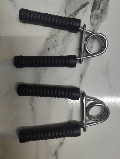 pair of hand griper