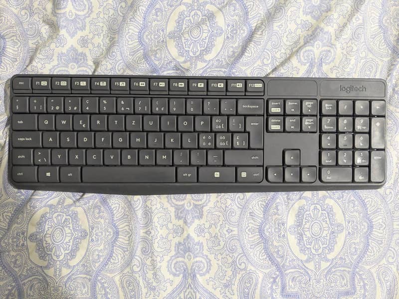 Logitech wireless Bluetooth keyboard 0