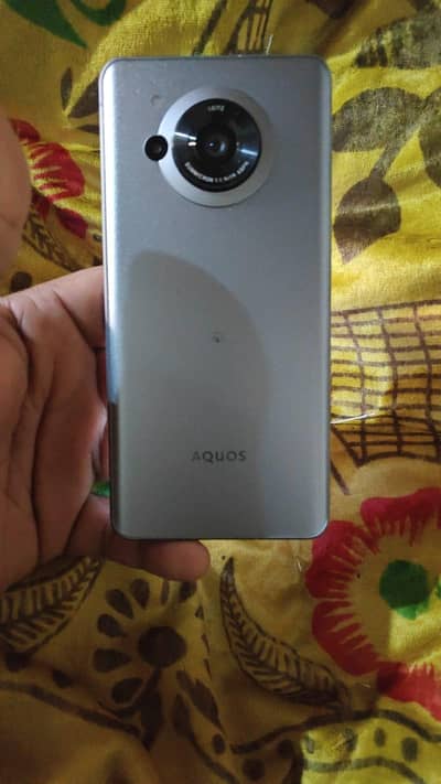 Aquos R7 5G
