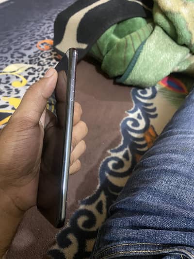 Lg v30 plus 4/128 official pta aproved