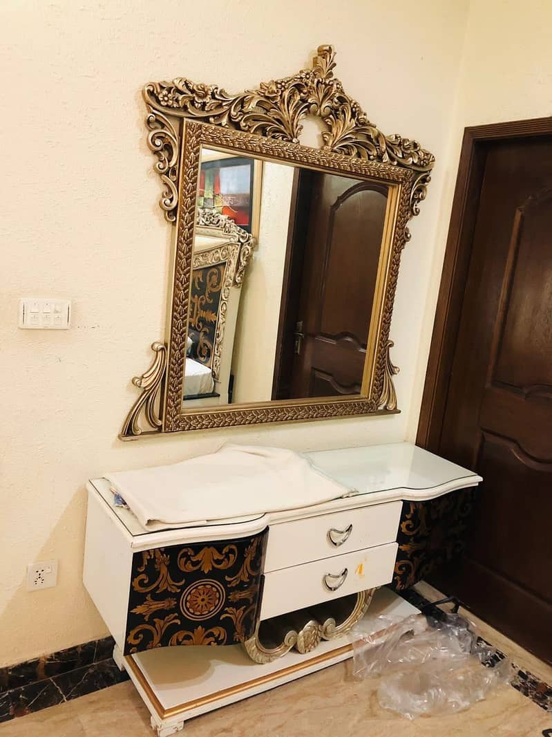 Good condition bed set 5