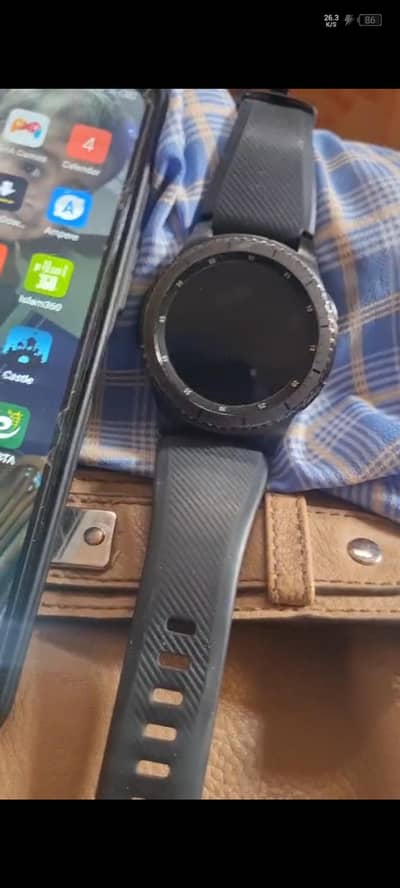 Samsung Galaxy gear S3 with wireless charging