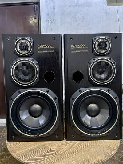Speakers - KENWOOD 3 WAY SPEAKER SYSTEM (DG77) and (S-V55E)