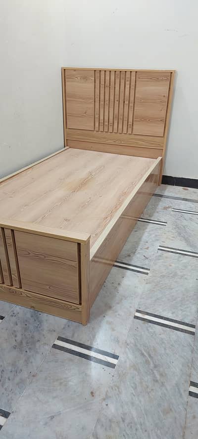 Single bed new condition unique look never used scratchless condition