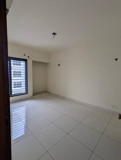 3 Bed DD Apartment For Sale In Al Ghafoor Tower Jauhar Block 14