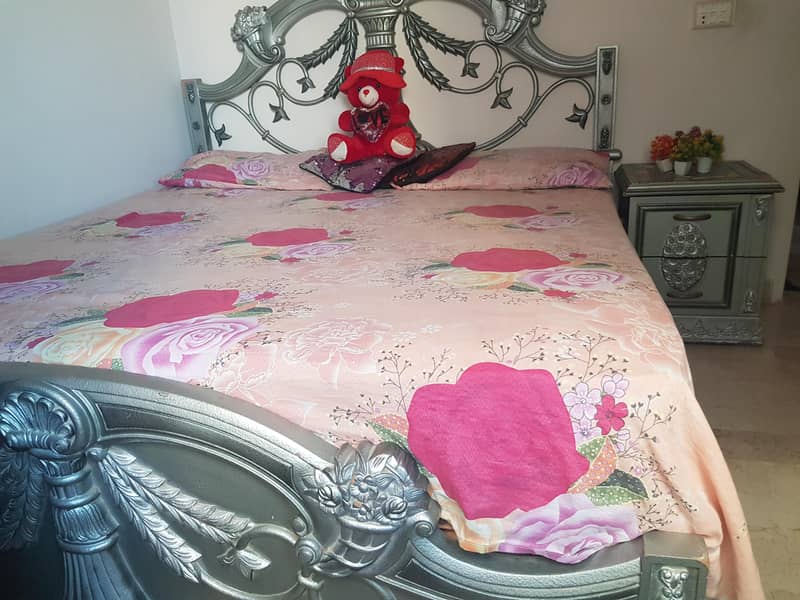 bed set wid side tables 1
