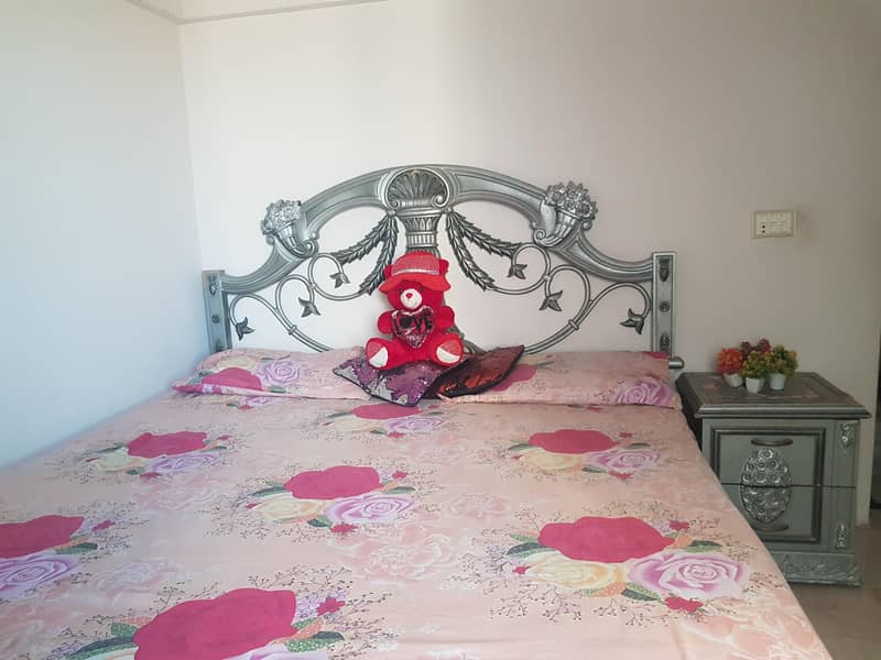 bed set wid side tables 4