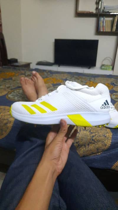 Original Adidas Adipower Vector Mid 2023 - Pro Fast Bowling Spikes