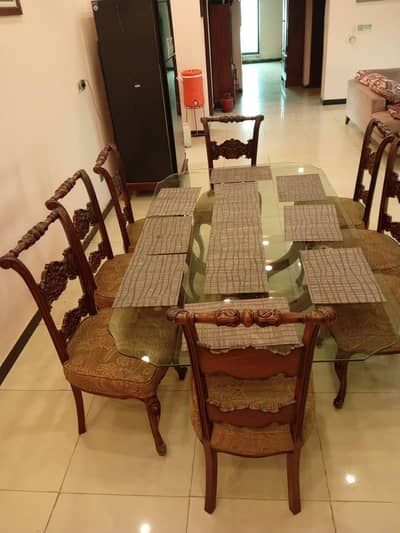 Dinning Table set for sale in good condition