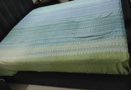 king bet set with two side tables