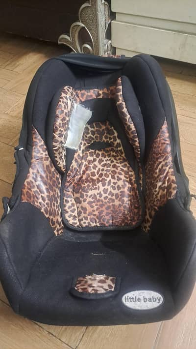 little baby bouncer and car seat