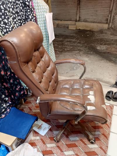 Chair office boss chair