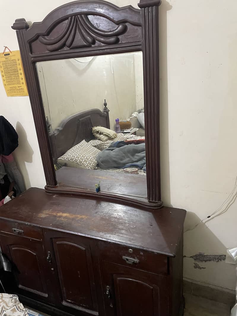 Dressing Table 0