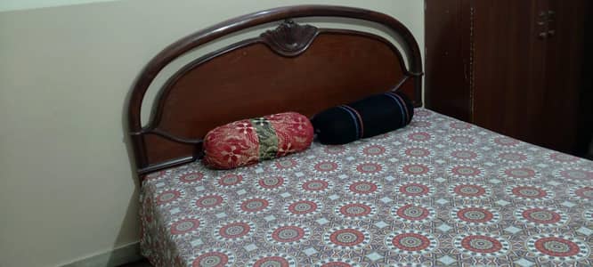 used king size bed with out matress