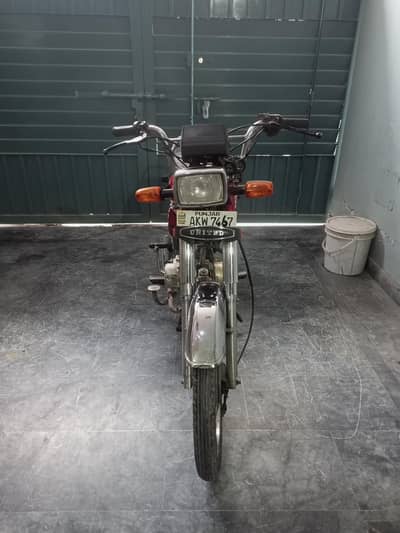 united 70cc bike urgent sale for contact: 0321-1318178