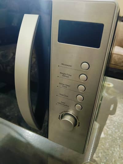 Beetro Microwave Oven – Like New (Under Warranty)