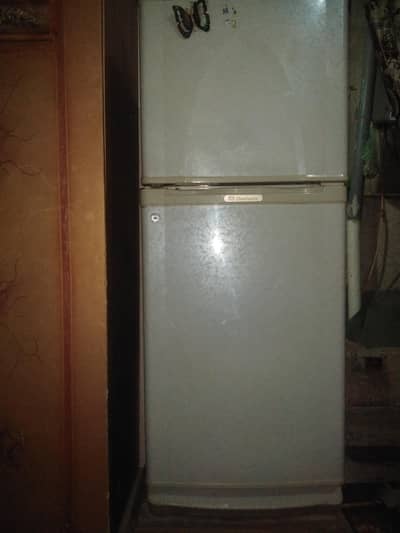 dwlnce fridge in orignal conditions