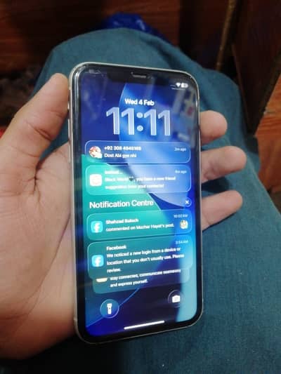 I phone 11 factory unlock 10/9 condition no open no repair water pack