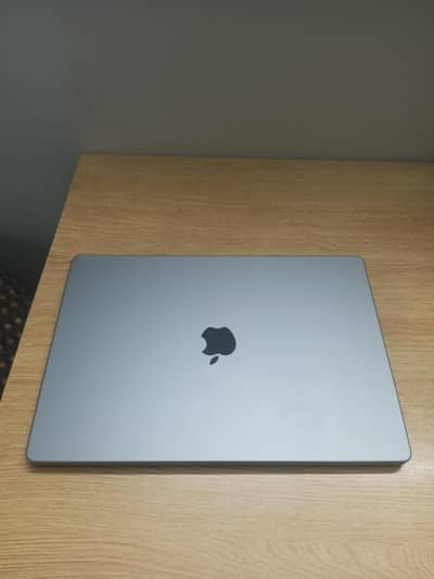 Macbook M1 pro 2021 (32/512 , 16 inch)