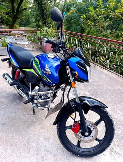 Honda cb 125 F 2023 sngle owner