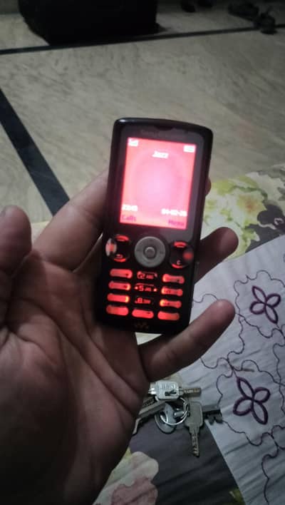 W 810i antique itom 2005