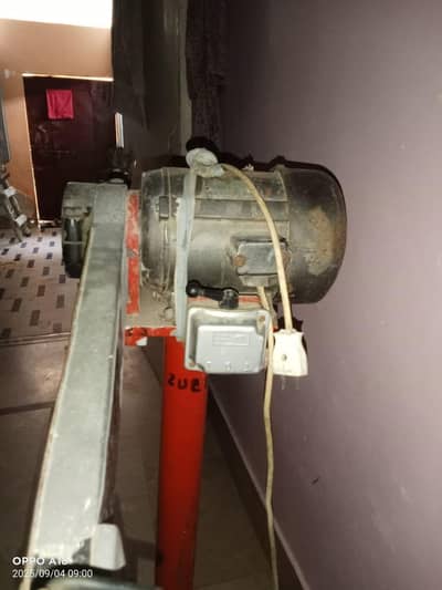 cloth cutting machine