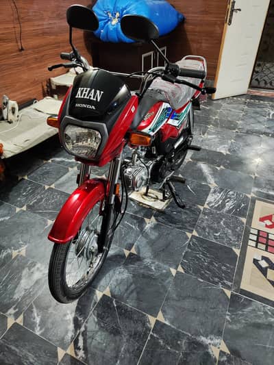 Honda CD 70 dream Red color