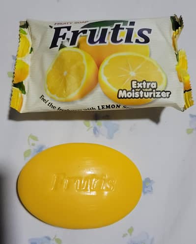 FRUITIS FRUITY SOAP MADE IN INDONESIA EXTRA MOISTURE 60g