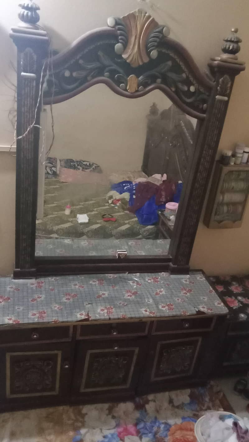 bed dressing table showcase 2