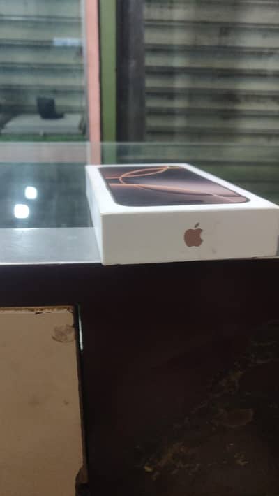 Apple i phone 16 pro max