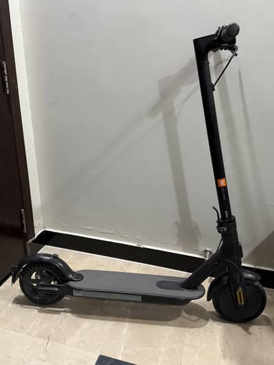 Xiaomi Mi Electric Scooter