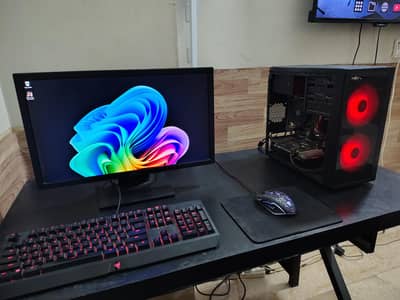 i7 3770 / 8gb Ram / h61 board / Asus GTX 760 2gb / 500W supply / 128gb