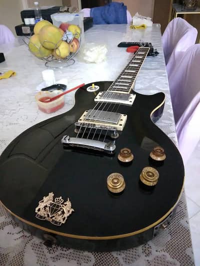 Les Paul style – Black finish