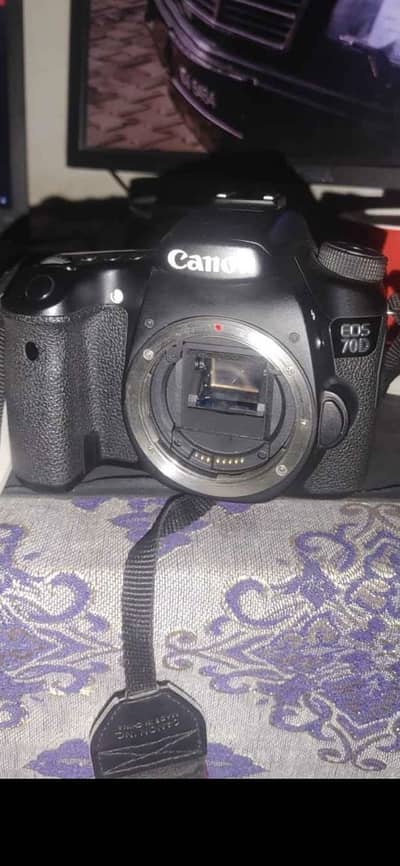 Canon eso 70d camra condition 10/10 urgent sell