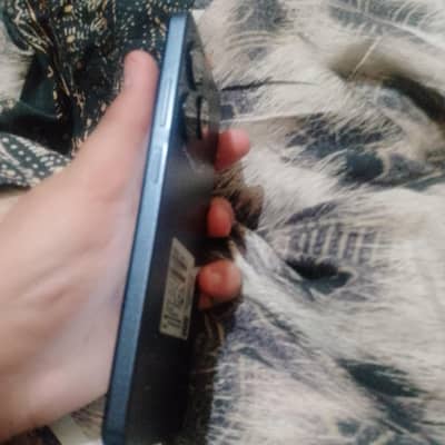 Infinix smart 8 lush mobile hai bilkul ok