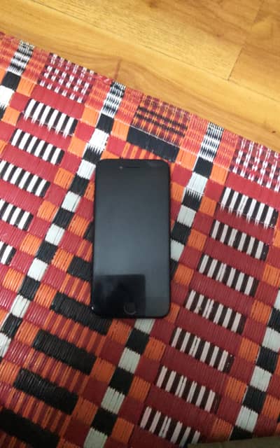 iphone 7  128gb [PTA Approved]