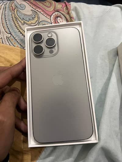 15 pro max natural titanium 256 jv