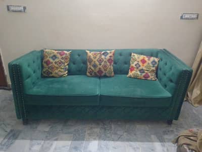 5 Seater Beautiful Sofa Set.
