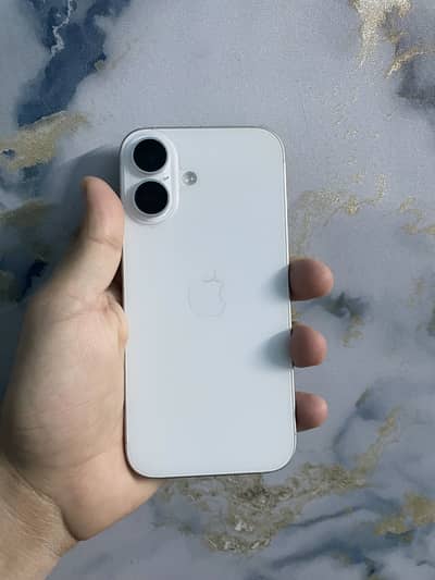 iPhone 16 white