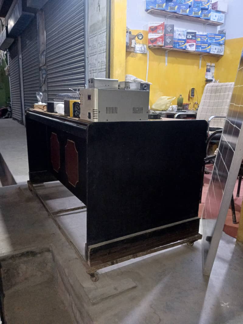 Office reception table 3