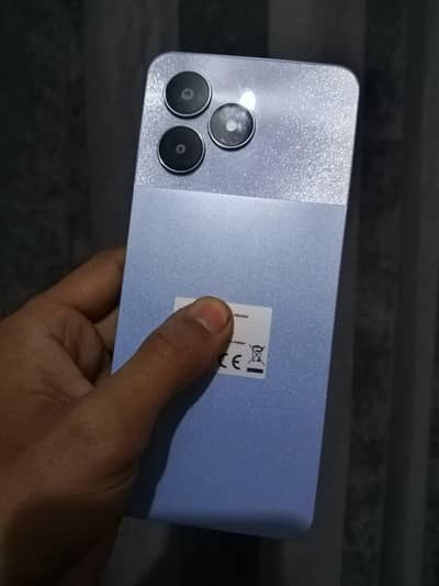 RealMe note 50