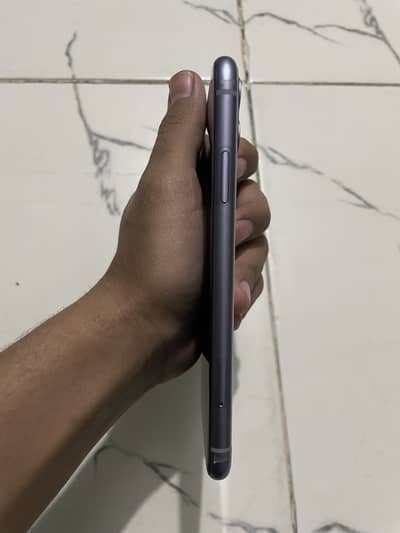 iPhone 11 factory unlocked