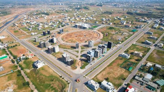 6 Marla Corner Central Park Facing Back On Johar Boulevard Commercial Plot Available For Sale