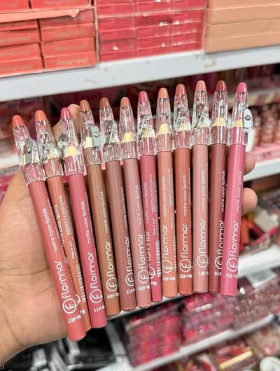 FLORMAR PENCIL WITH SHARPNER