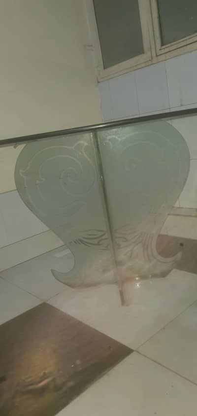 Dining Glass table. High weight