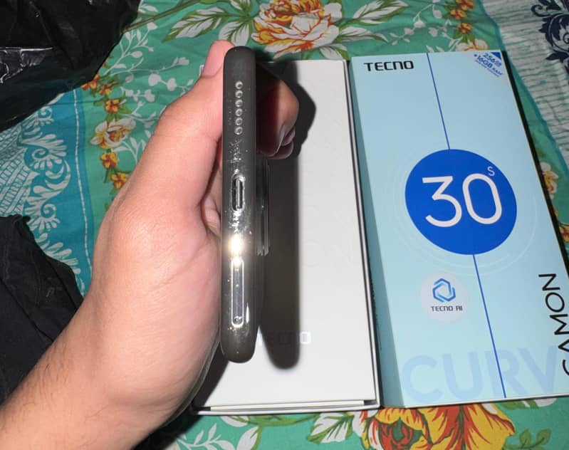 tecno camon 30s 4