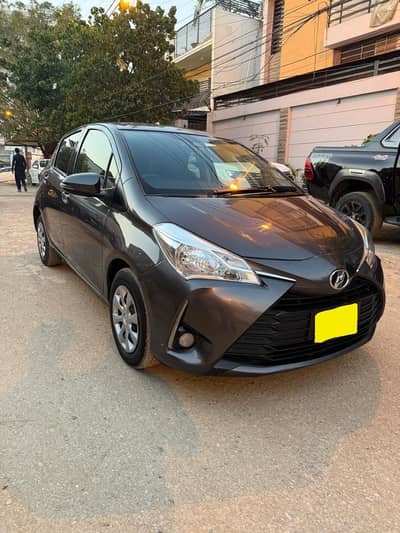 TOYOTA VITZ F 1.0 SAFETY II