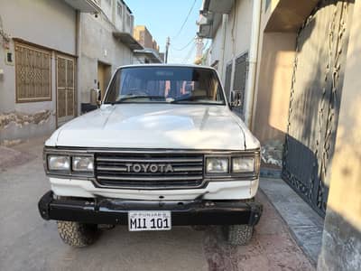 Land cruiser 1982 old model with good condition